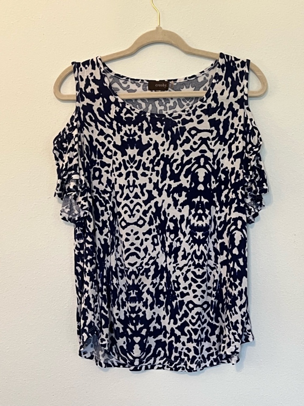 crosby. Navy and White Cold-Shoulder Ruffle Blouse Size Medium Beach Preppy